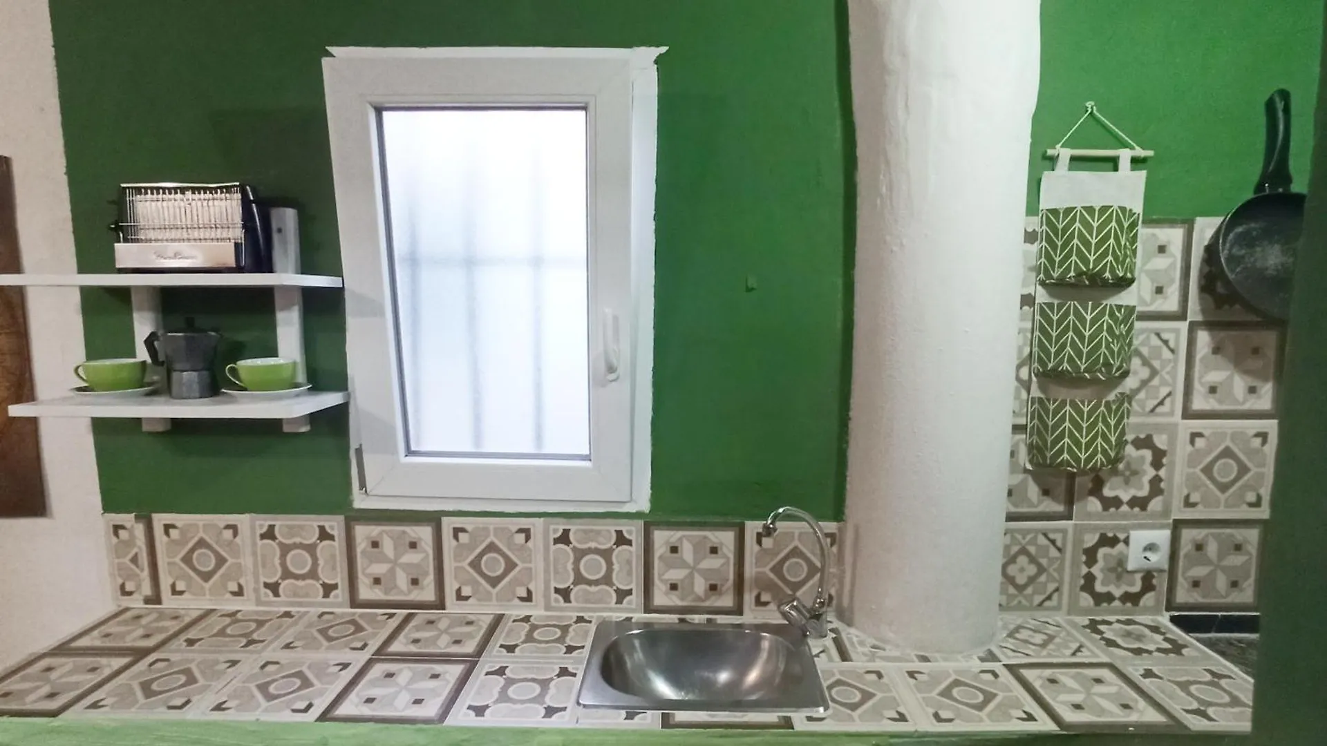 アパート Habitacion Doble Junto Al Mar, Cocina Y Bano Privados - Seaside Double Room Private Kitchen & Bathroom アルヘシラス