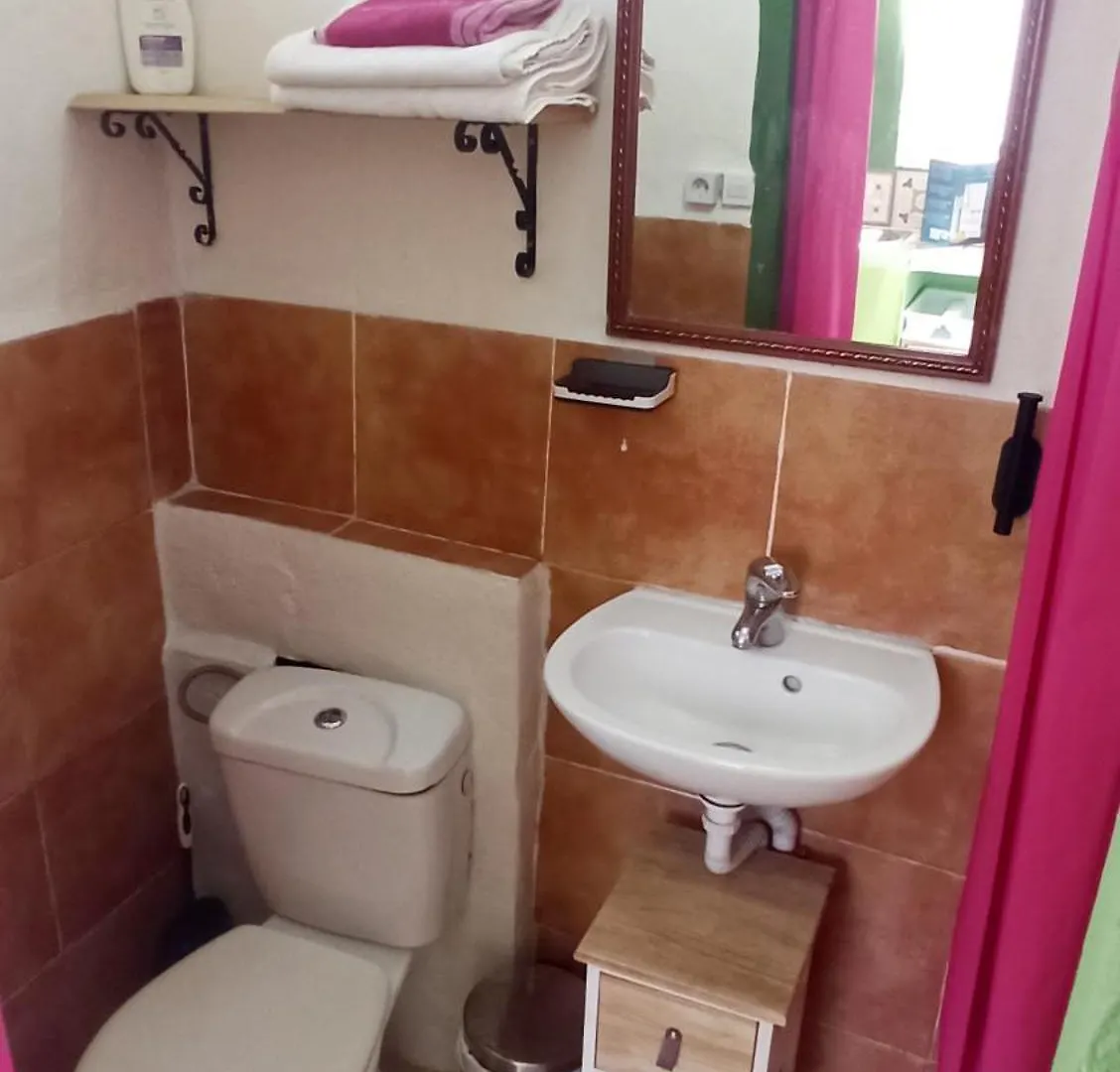 Habitacion Doble Junto Al Mar, Cocina Y Bano Privados - Seaside Double Room Private Kitchen & Bathroom アルヘシラス アパート